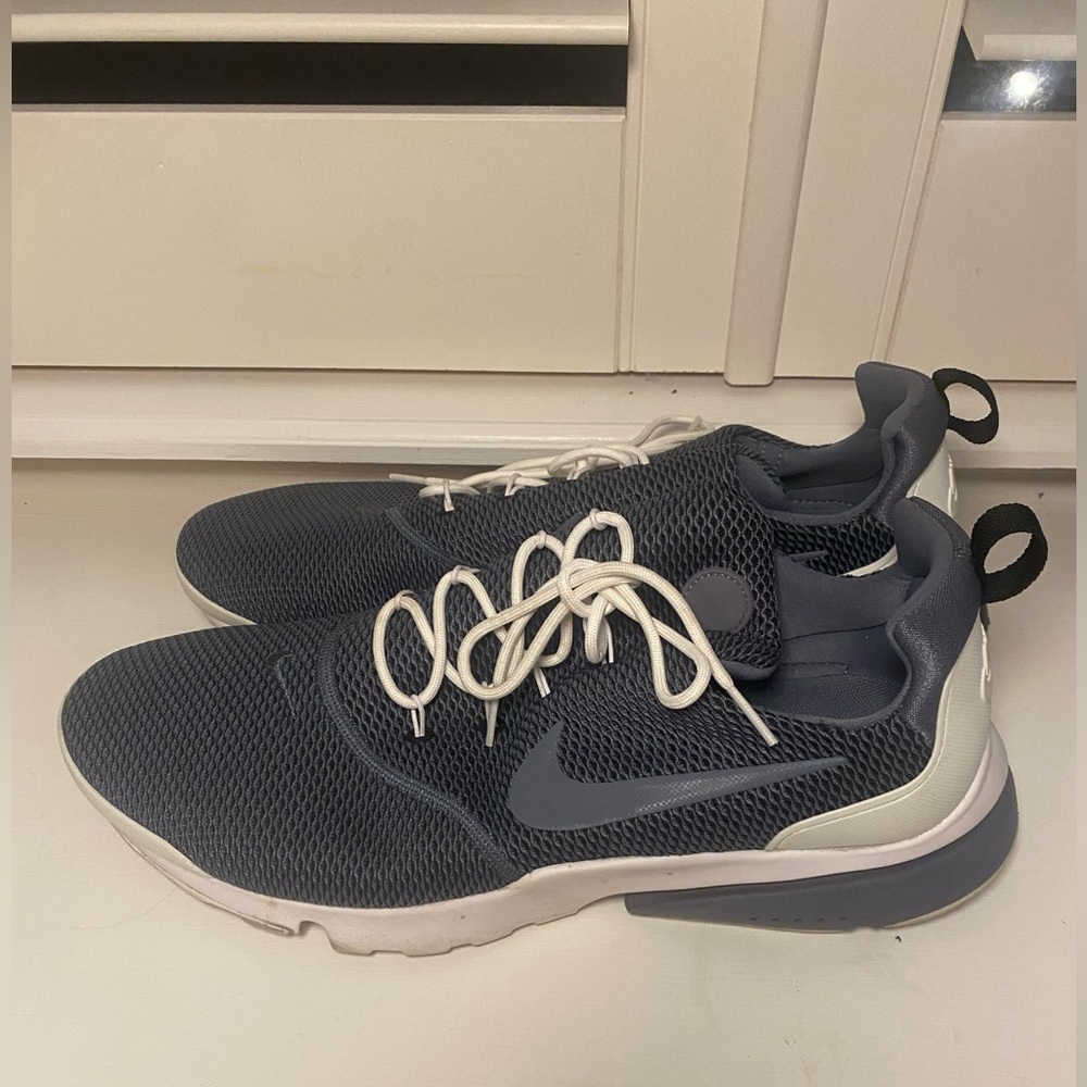 Nike Presto Fly Men’s low-top Gray/Blue Sneakers EUC
